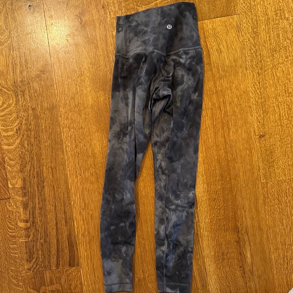 Lululemon Black camo align Leggings 25”- size 00